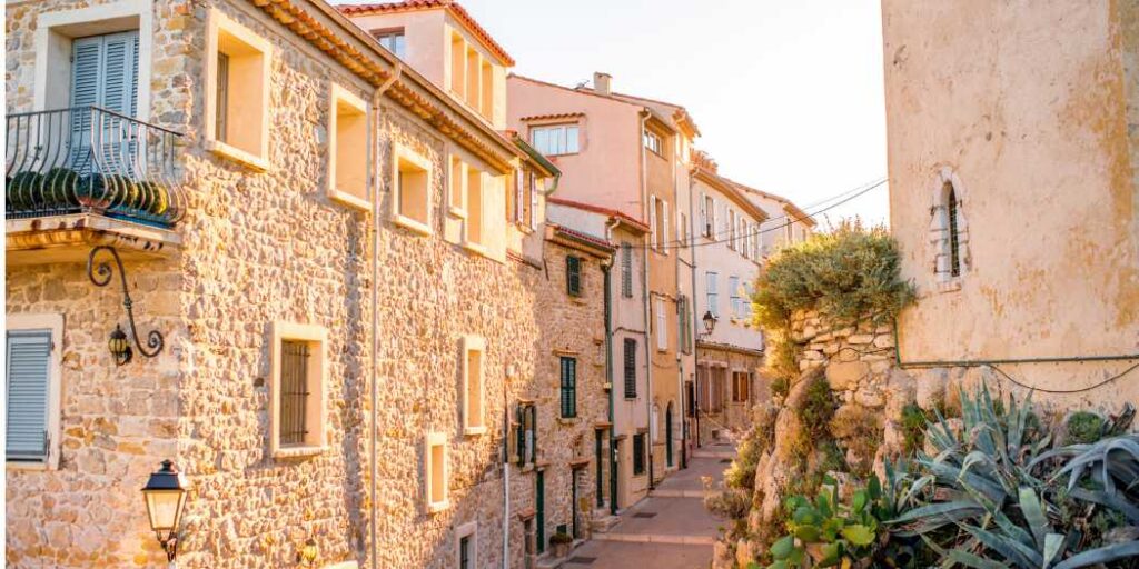 Tweede woning kopen in Frankrijk, dit moet u weten