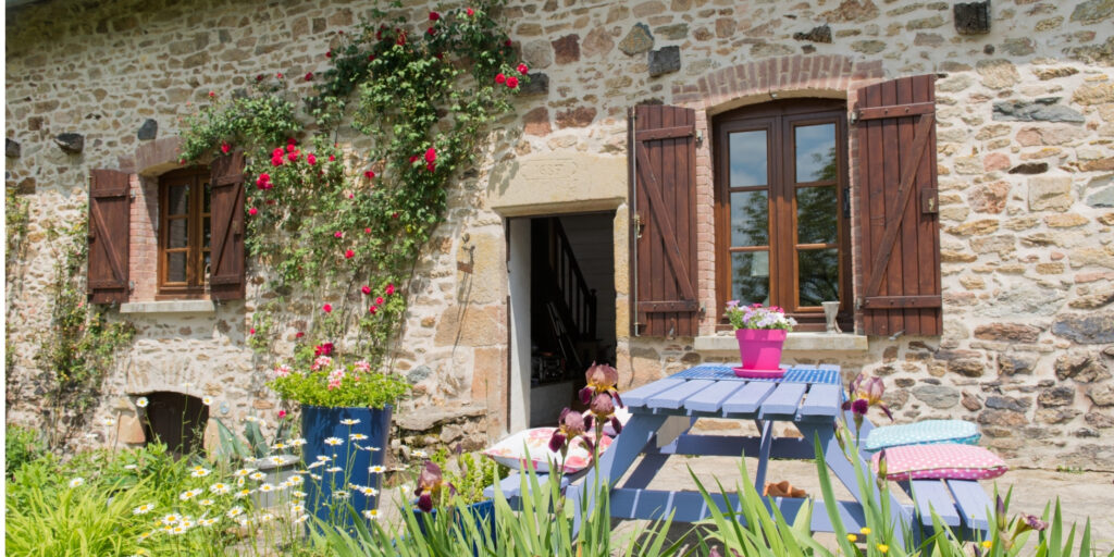 buying a holiday home in France with or without an estate agent